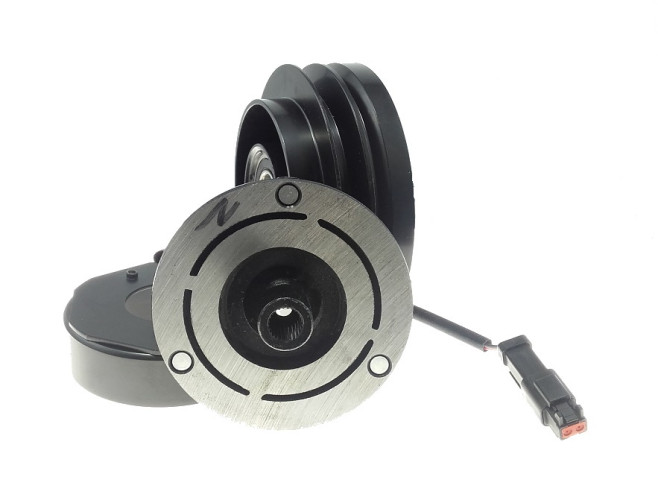 SPRZĘGŁO NAPĘD SPRĘŻARKI KLIMATYZACJI DENSO 10S15C / KOŁO 134 MM - 2A - 24V