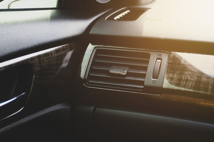 Jak wykryć nieszczelności w klimatyzacji samochodowej?