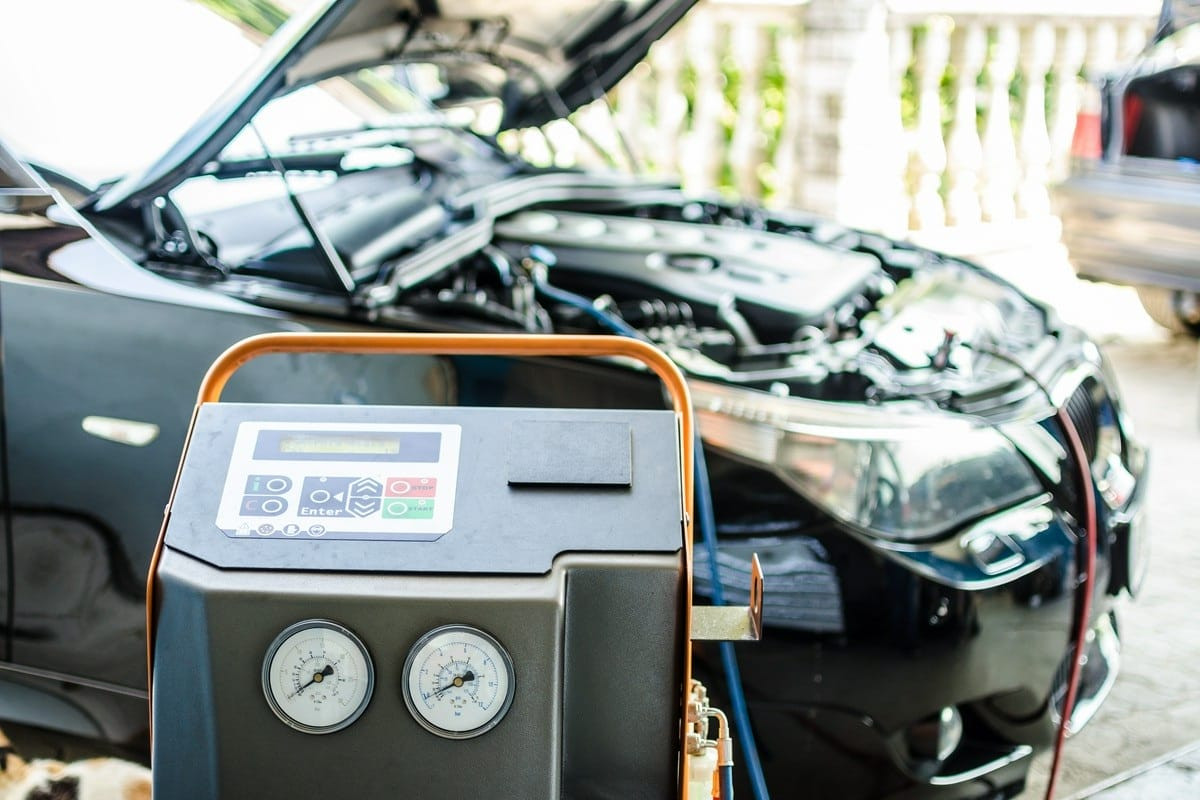 Najczęstsze problemy z klimatyzacją samochodową i czynnikami chłodzącymi